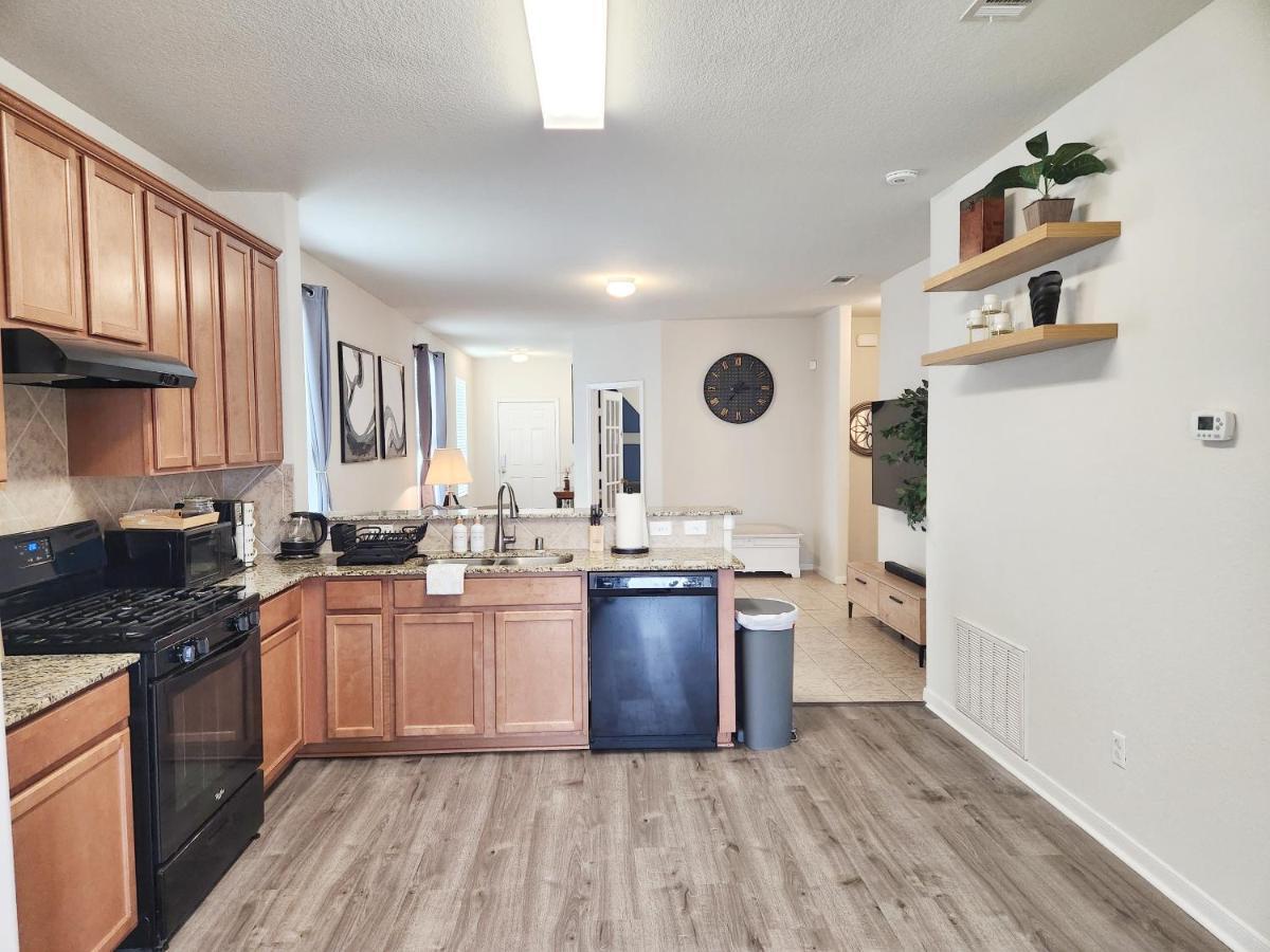 4 Bedroom Home Near Downtown Med Center Nrg Stadium Pearland Skyview Long By Ion Rentals Χιούστον Εξωτερικό φωτογραφία