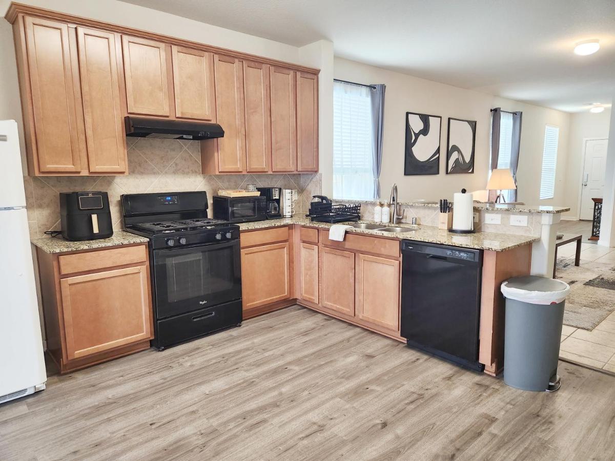 4 Bedroom Home Near Downtown Med Center Nrg Stadium Pearland Skyview Long By Ion Rentals Χιούστον Εξωτερικό φωτογραφία